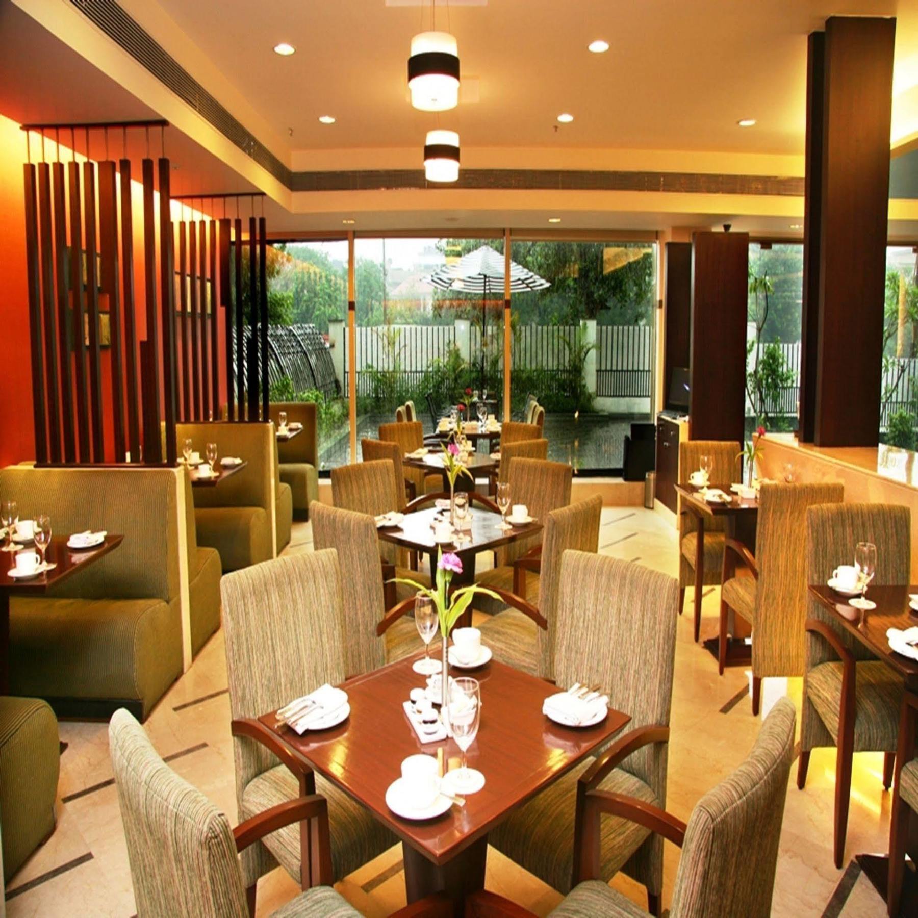 Muse Sarovar Portico Nehru Place Ню Делхи Екстериор снимка